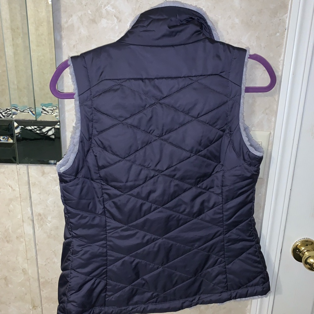 XS Women’s north face vest - Picture 3 of 5
